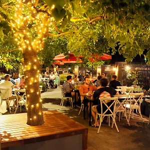 **** Hotel The Stirling Arms Australia